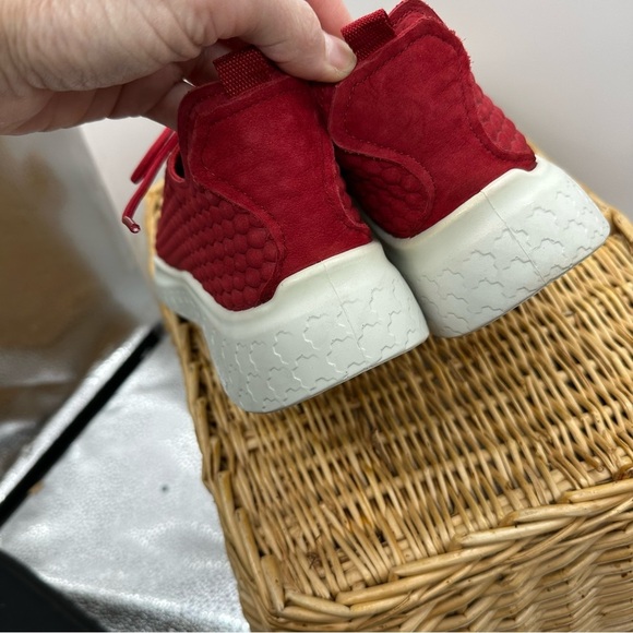 Red Textured Sneakers - Picture 5 of 7